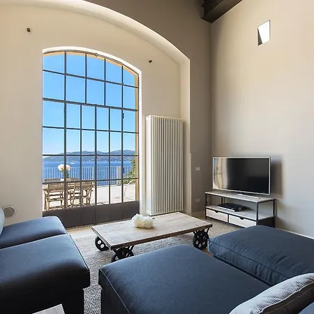 Loft דירה